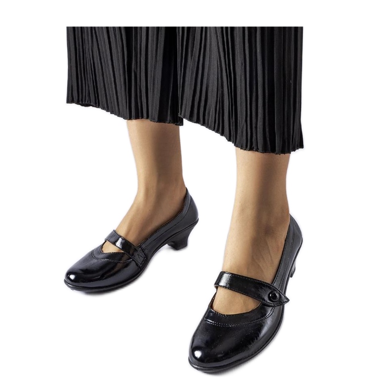 Schwarze Pumps mit niedrigem Absatz von Simi - Solea