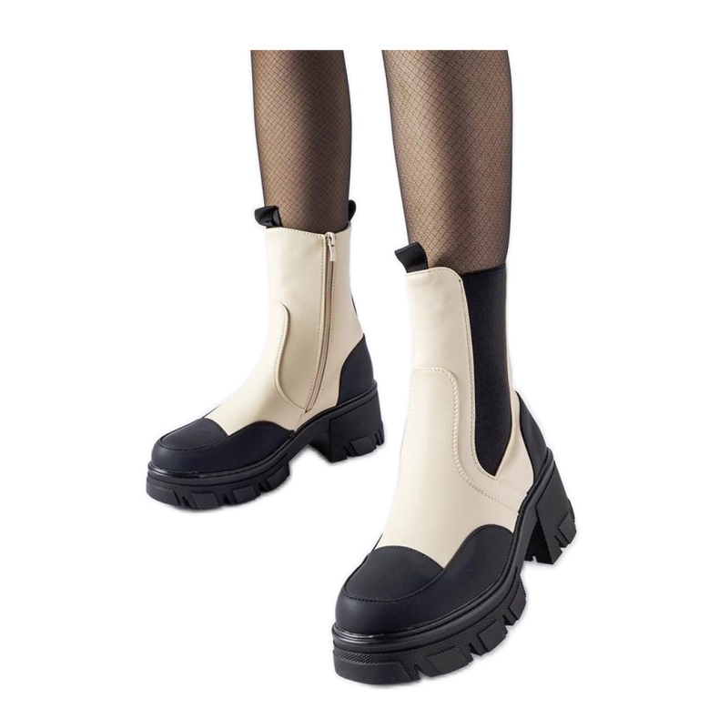 Massive Slip-on-Stiefeletten in Beige und Schwarz von Mafalda - Solea