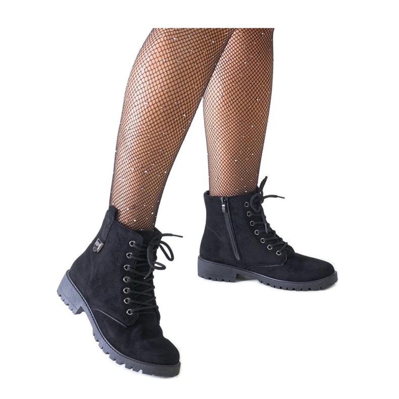 Schwarze Worker-Stiefeletten aus Öko-Wildleder auf der Madana-Solea-Plattform