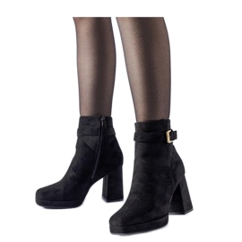 Schwarze isolierte klassische Stiefeletten aus Caio-Solea-Wildleder