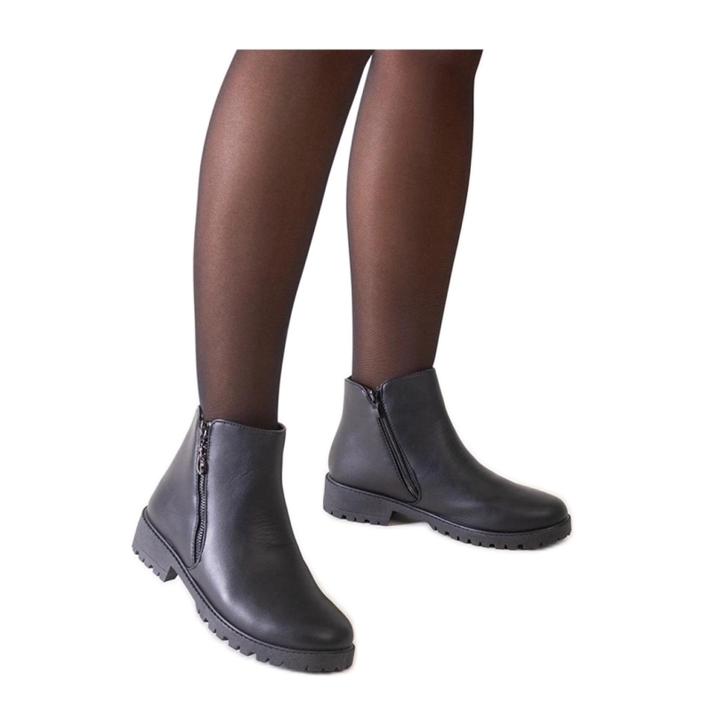 Schwarze Stiefeletten mit Metalleinsätzen, Öko-Leder Branda - Solea