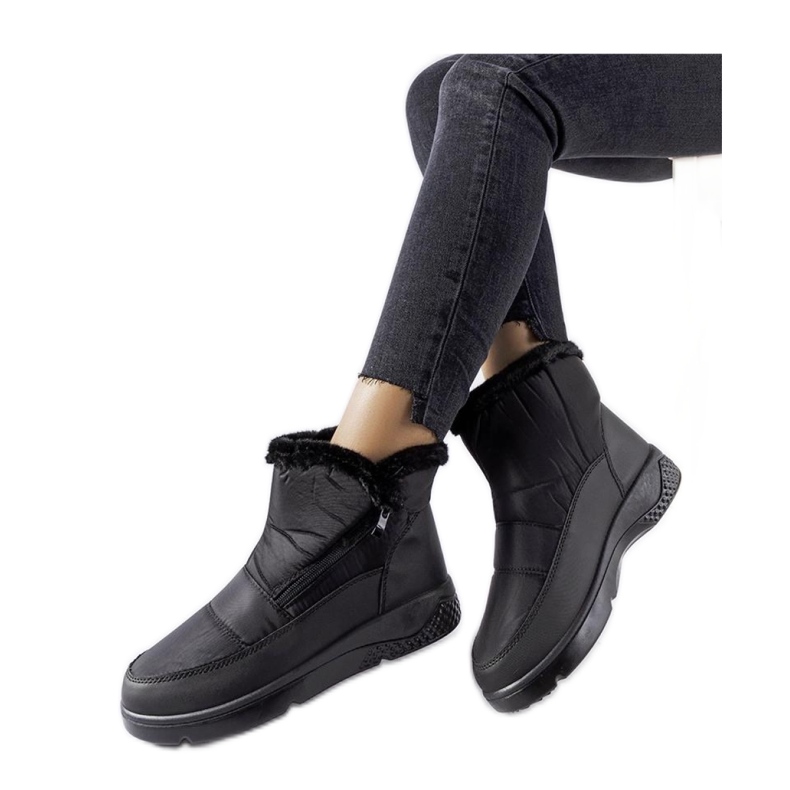 Schwarze isolierte Schneestiefel mit Reißverschluss