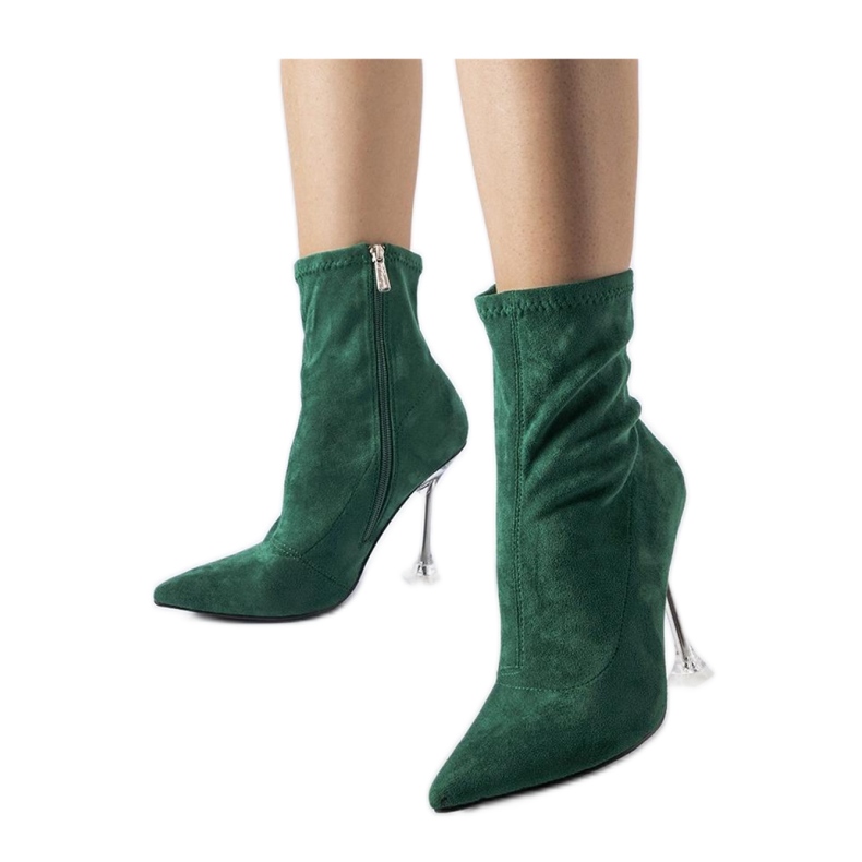 Grüne Stiefeletten mit dekorativem Absatz