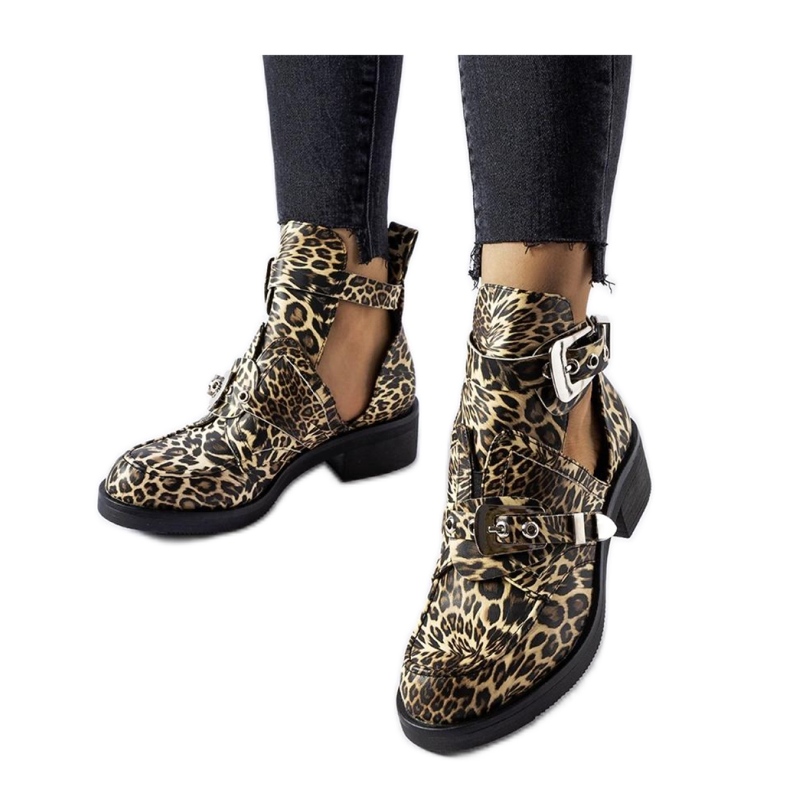 Stiefel mit Ausschnitten im Leopardenmuster schwarz