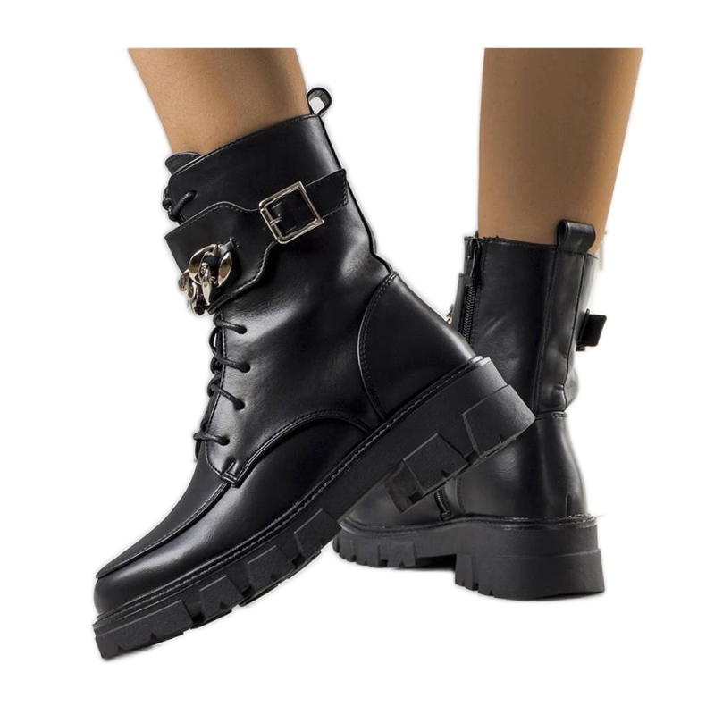 Schwarze, isolierte Wanderschuhe