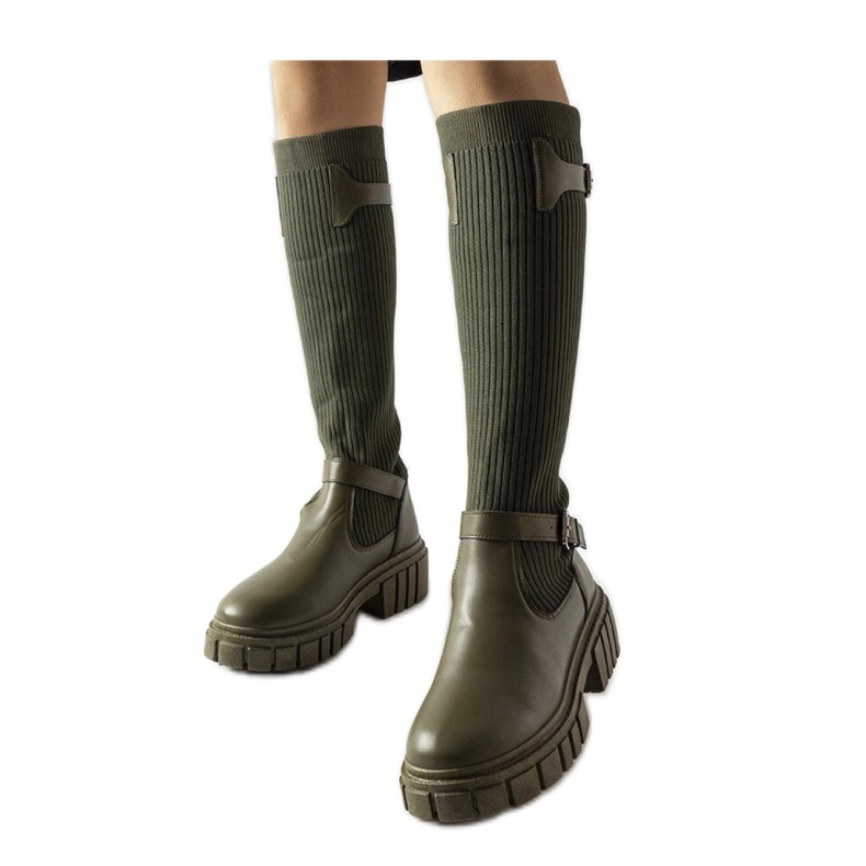 Grüne Stiefel mit flexiblem Obermaterial