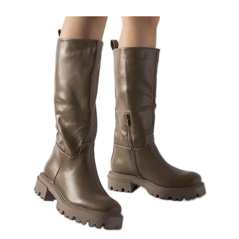 Braune isolierte flache Stiefel