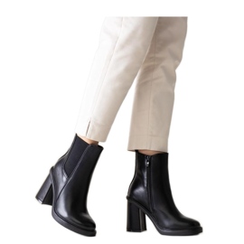 Schwarze Stiefeletten mit hohem Absatz aus Almase-Solea-Öko-Leder