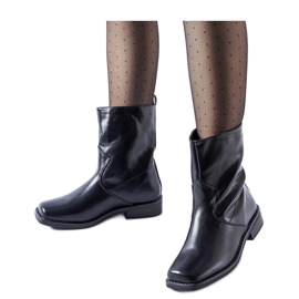 Schwarze, isolierte Stiefel mit rechteckiger Spitze von Bel – Solea