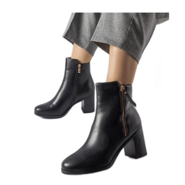 Schwarze isolierte klassische Edilio-Solea-Stiefel