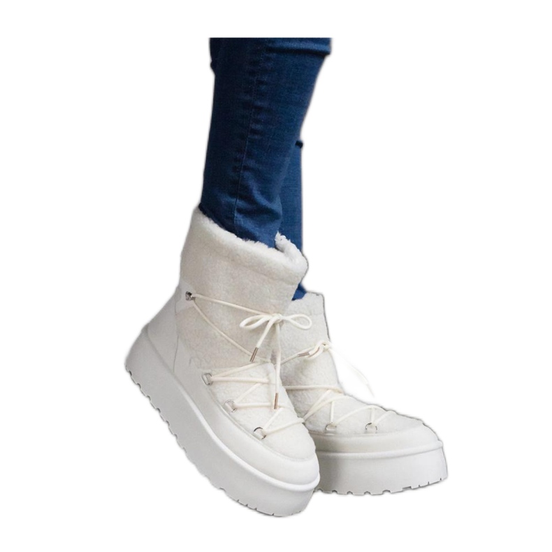 Weiße Plateau-Schneestiefel mit Fell