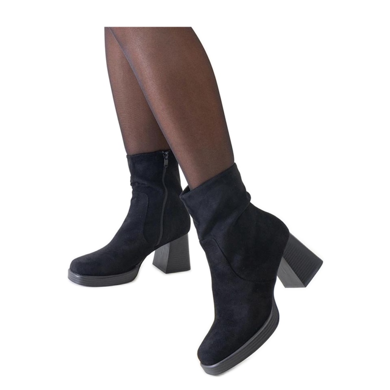 Schwarze Stiefeletten mit quadratischer Spitze, Öko-Wildleder