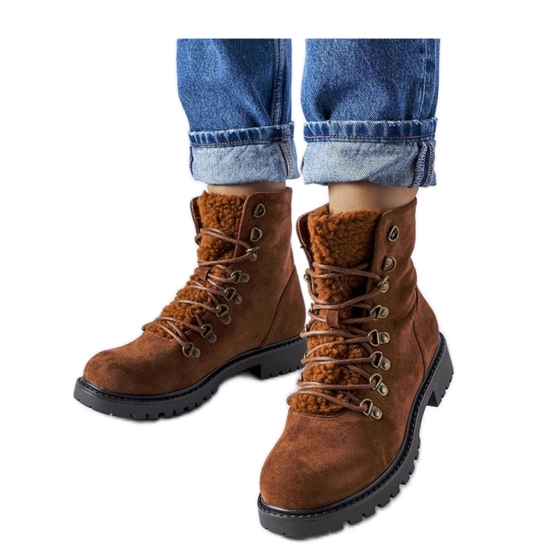 Braune Stiefeletten aus Öko-Wildleder