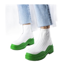 Weiße Sock Boots mit grüner Sohle