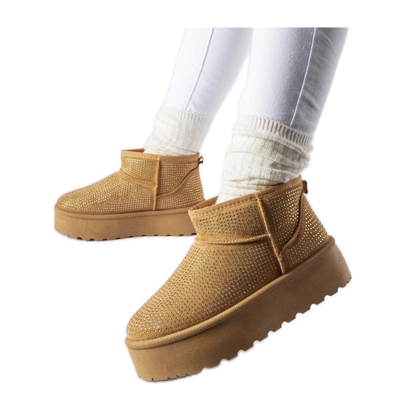 Braune Schneestiefel mit Zirkonen