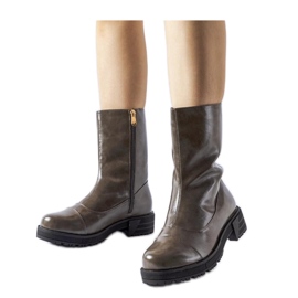 Dunkelgraue, isolierte Stiefeletten