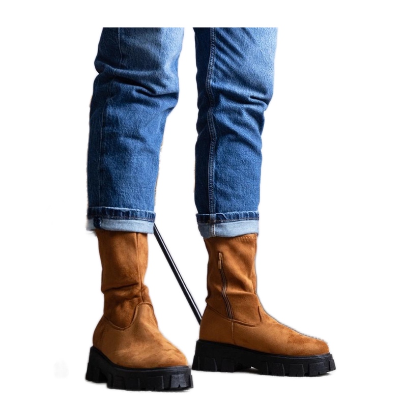 Braune Stiefeletten mit Plateau