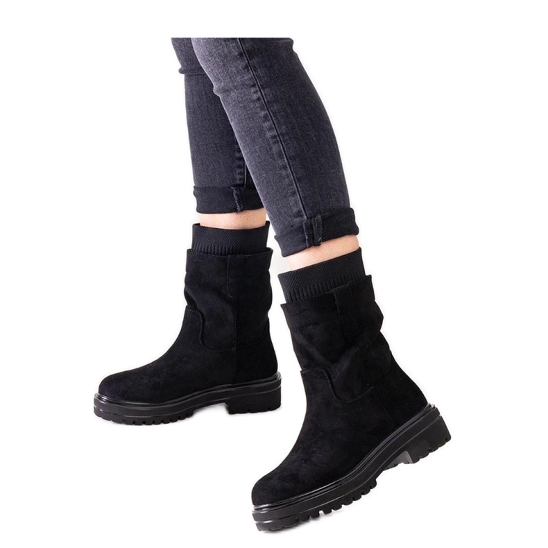 Schwarze Slip-On-Stiefeletten mit Socke