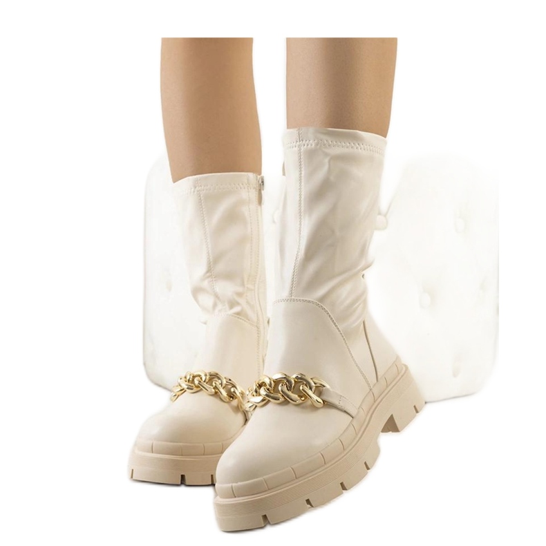 Beige Stiefel mit hoher Sohle