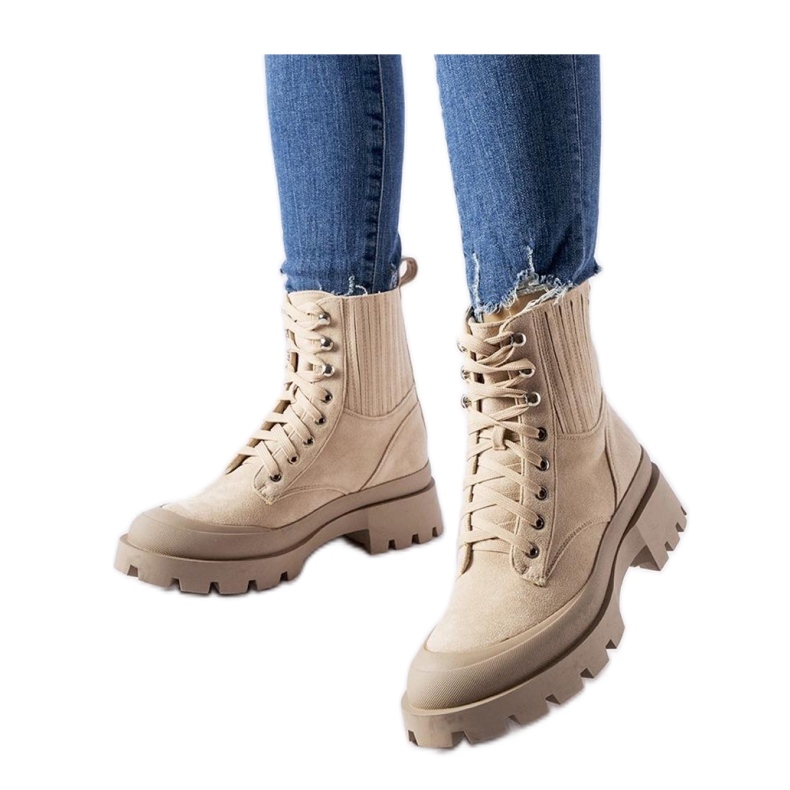 Beige Stiefeletten aus Öko-Wildleder