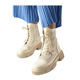 Beige durchbrochene Stiefel