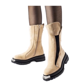 Beige isolierte Stiefeletten mit dekorativer Spitze