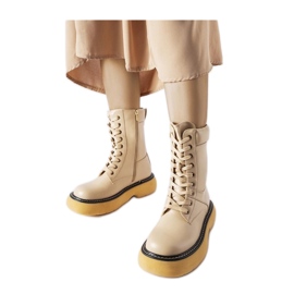 Beige isolierte Plattformarbeiter