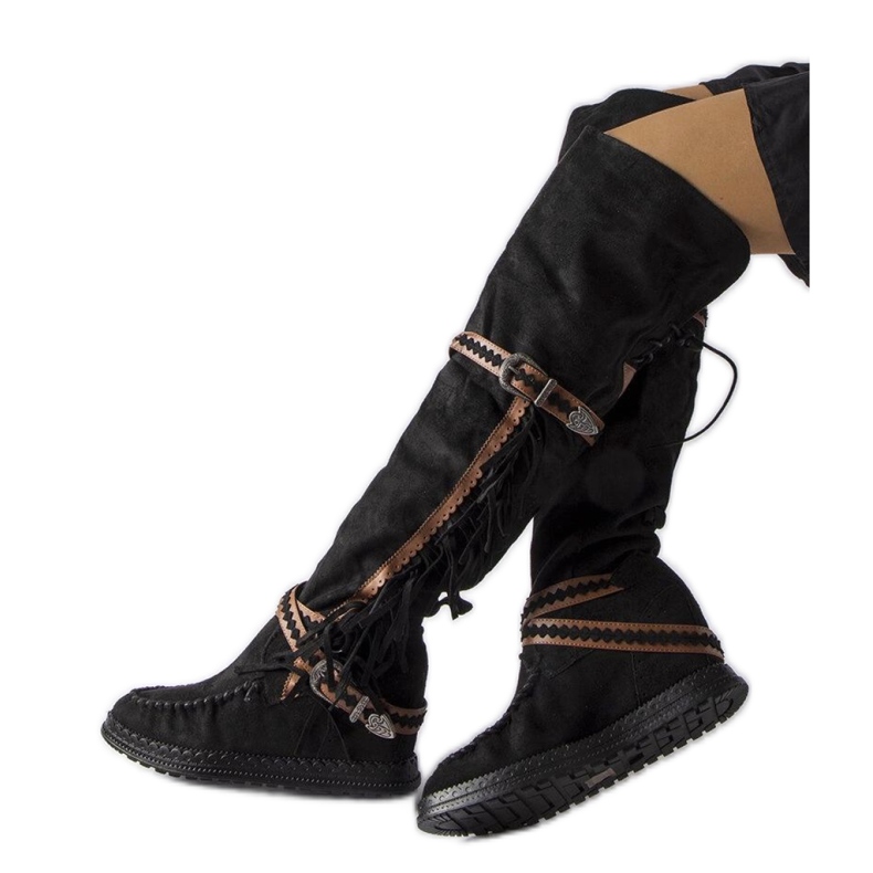 Schwarze Keilstiefel