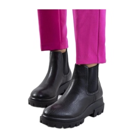 Schwarze Slip-On-Stiefel