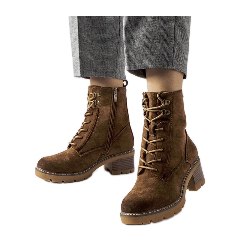 Braune Schnürstiefeletten