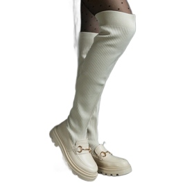 Hellbeige Stiefel mit flexiblem Obermaterial und flachem Absatz