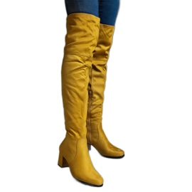 Gelbe Overknee-Stiefel aus Öko-Wildleder