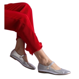 Silberne Ballerinas mit Klettverschluss