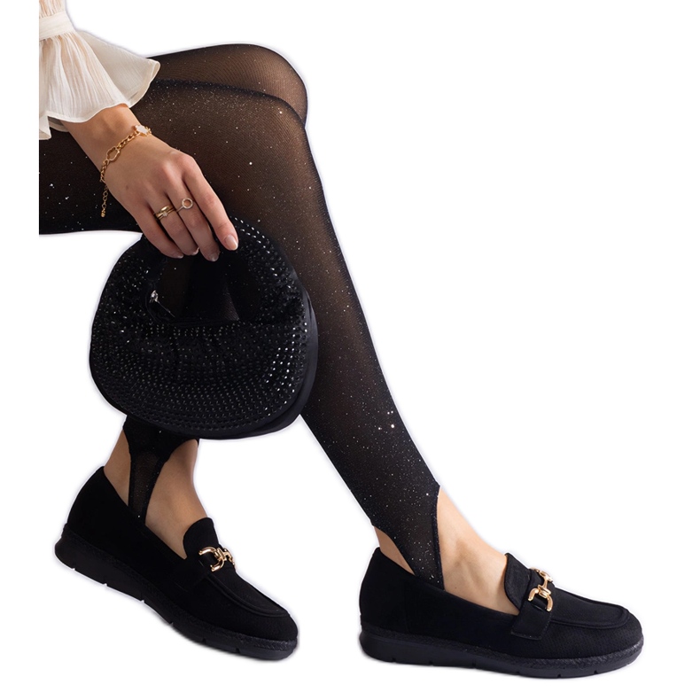 Schwarze Frauenmokassins mit Öko -Wildleder mit einer Kette