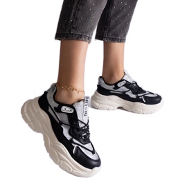 Schwarze Sneaker mit Glitzereinsätzen