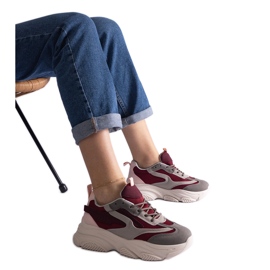 Burgunderrote und graue Damen-Sneaker