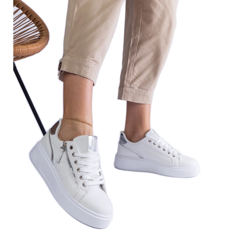 Weiße Sport -Sneaker von Frauen