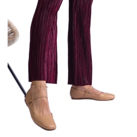 Beige Ballerinas mit Eco -Lederschnallen