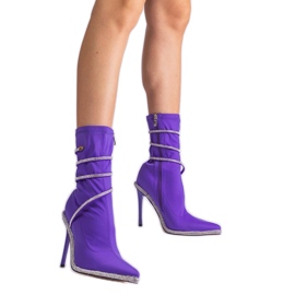Lila Stiefeletten aus Satin, verziert mit Strasssteinen