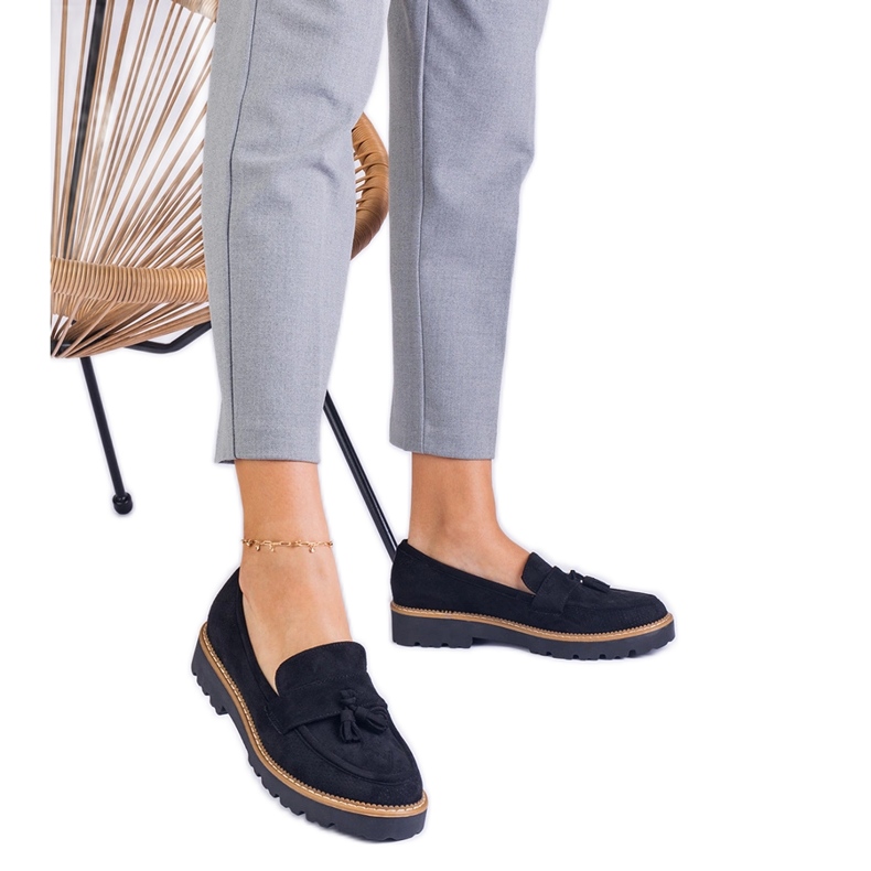 Schwarze Frauen -Slipper aus Ekozamsz mit Fransen