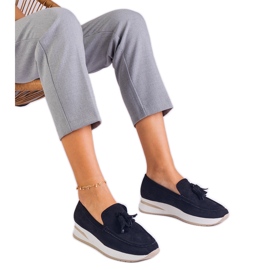 Schwarze Frauen -Slipper auf der Plattform mit Fransen