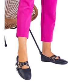 Schwarze Ballerinas aus Eco -Leder mit Schnallen dekoriert