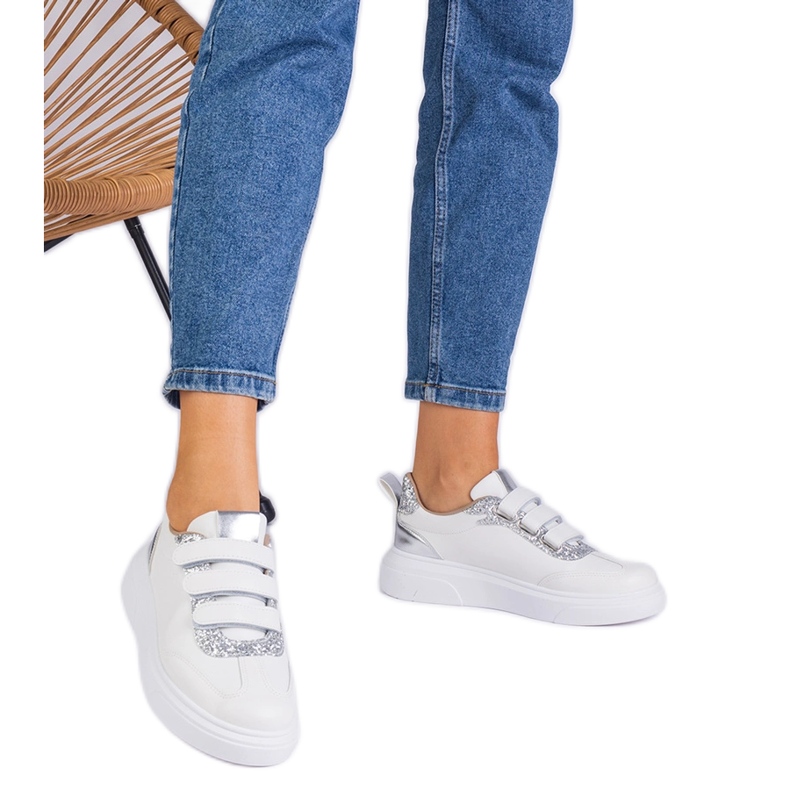 Weiß- und Silber -Turnschuhe für Frauen für Klettverschlüsse mit Glitzer dekoriert