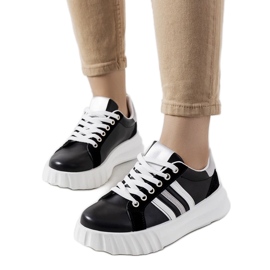 D/GMR Schwarze Turnschuhe auf der Prinsep-Plattform