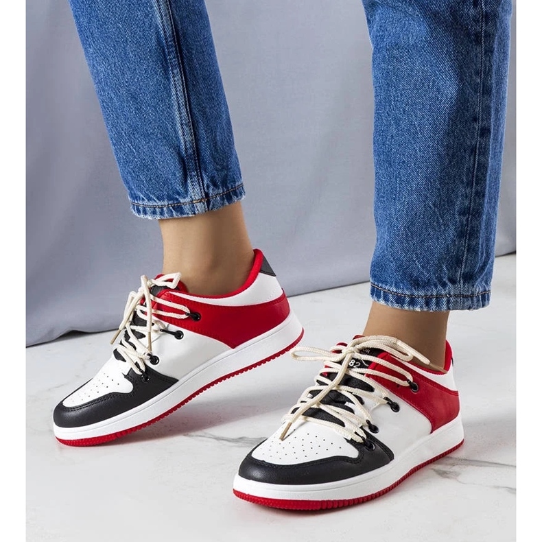 D/GMR Schwarz-rote Retro-Sneakers von Shari