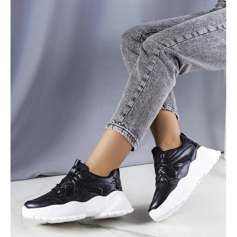 D/GMR Schwarze Sneaker auf massiver Lorene-Sohle