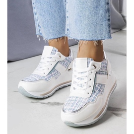 D/GMR Weiße Sneakers mit dekorativen Krystal-Einsätzen