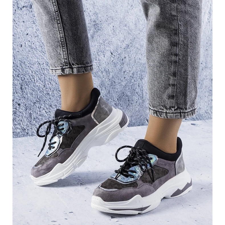 D/GMR Graue Sneakers mit Savard-Einsätzen