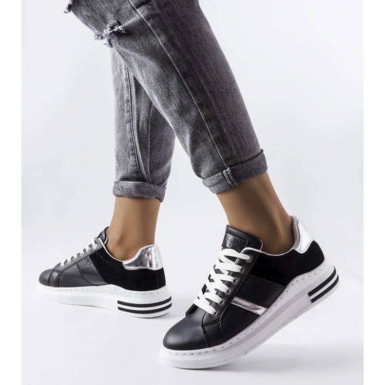 D/GMR Schwarze Sneaker mit Einsätzen von Deans