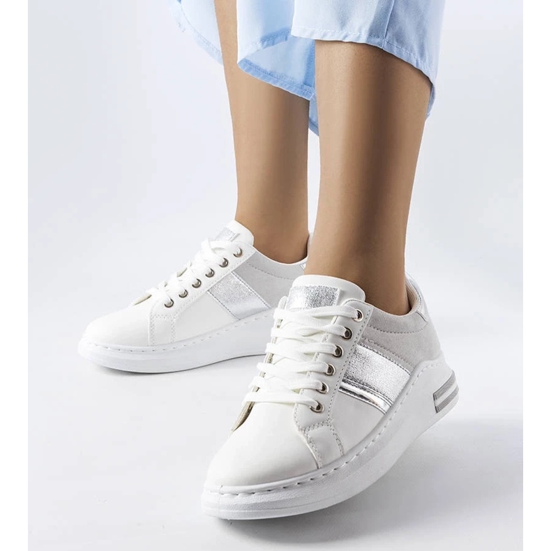 D/GMR Weiße Sneakers mit grauen Einsätzen von Deans